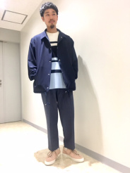 色味が今年らしく春のコーデに映えます。普段25CMをはいていますが39で少し余裕がある印象です。