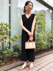 さらっとした着心地なので、夏に一枚で着るにちょうど良いです☆高身長でも丈が長いのが嬉しいです。