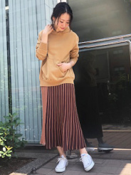 古着のような風合いが魅力です。普段トップスは普段Mサイズが多いですが程よくジャストに着れたので、フレアスカートとのバランスも取りやすいです◎
