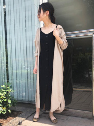 とっても柔らかくてレイヤードスタイルにも活躍しそうです♪高身長のわたしでもマキシ丈で着られるので、一枚でも羽織でも、着こなしの幅が広がります!