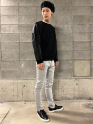異素材ミックスプルオーバー。程よく肉厚で、デニムとの相性も抜群です!